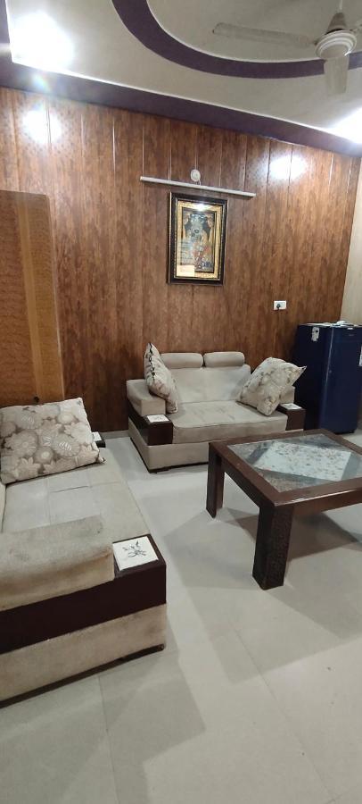Radha Madhav Apartment Vrindāvan Exterior photo